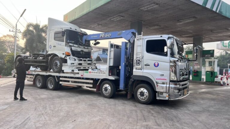 รถยกหนองบัว